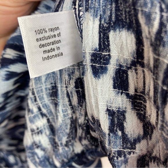 Lane Bryant Size 26 28 Blue Ikat Long Sleeve V Neck Top Lace Detail Gathered Hem - Picture 3 of 9